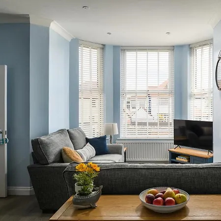 Midshore Boutique Holiday Apartment Llandudno Exterior photo