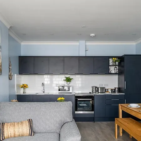 Midshore Boutique Holiday Apartment Llandudno Exterior photo